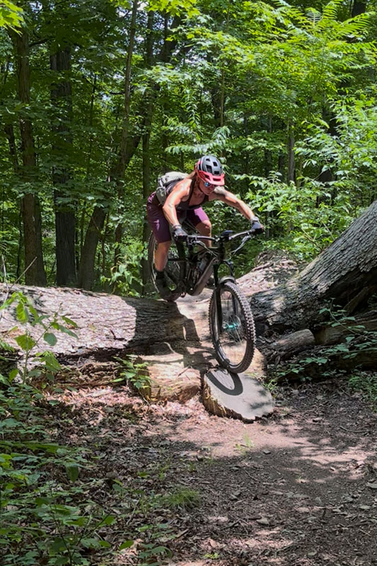Trails dn blog mountainbiking amynoxlogover